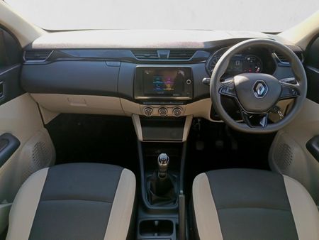 2024-Renault-Triber-10-Dynamique_17