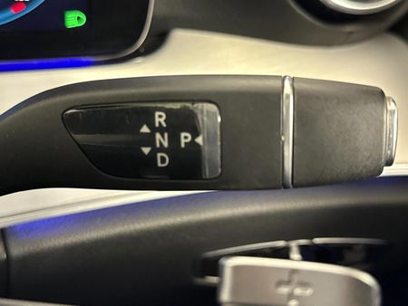 2021-Mercedes-Benz-E-Class-E-220d_11