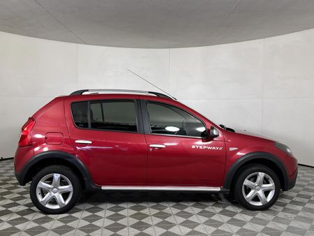 2012-Renault-Sandero-16-Stepway_14
