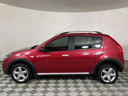2012-Renault-Sandero-16-Stepway_16