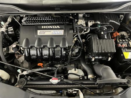 2014-Honda-Insight-13-Hybrid-Auto_12