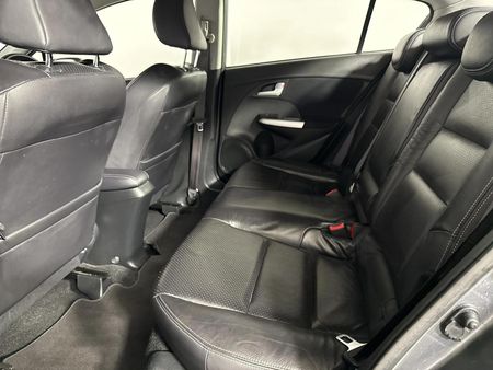 2014-Honda-Insight-13-Hybrid-Auto_3
