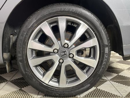 2014-Honda-Insight-13-Hybrid-Auto_6