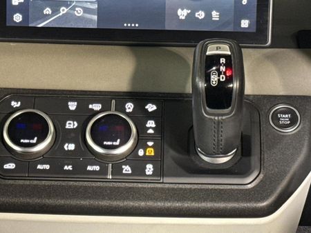 2021-Land-Rover-Defender-110-D300-SE-X-Dynamic-221kW_10