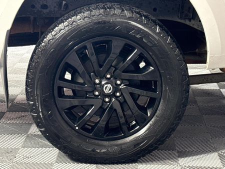 2017-Nissan-Navara-23D-SE-4x4-Double-Cab_6