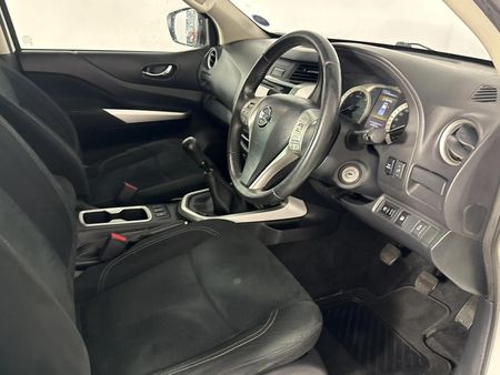 2017-Nissan-Navara-23D-SE-4x4-Double-Cab_8