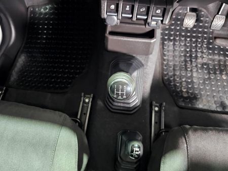 2020-Suzuki-Jimny-15-GLX_12