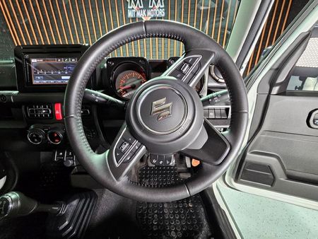 2020-Suzuki-Jimny-15-GLX_16