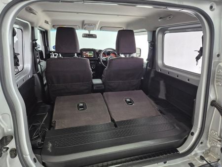 2018-Suzuki-Jimny-15-GLX_11