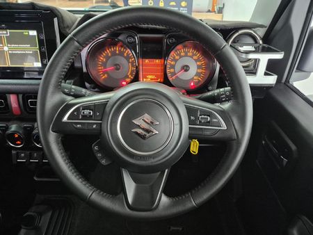 2018-Suzuki-Jimny-15-GLX_14