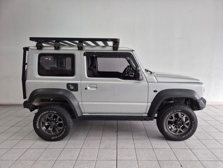 2018-Suzuki-Jimny-15-GLX_3