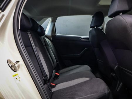2026-Volkswagen-Polo-10-TSI-Life-Auto-DSG_4