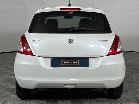 2017-Suzuki-Swift-12-GL-Auto_17