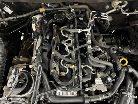 2019-Volkswagen-Amarok-20-BiTDI-Highline-132kW-Auto-Double-Cab_11