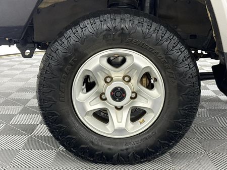 2023-Toyota-Land-Cruiser-79-45-D-Double-Cab_4