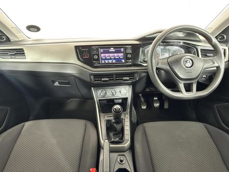 2019-Volkswagen-Polo-10-TSI-Trendline_1