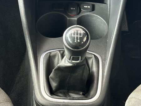 2012-Volkswagen-Polo-14-Comfortline-5-dr_10