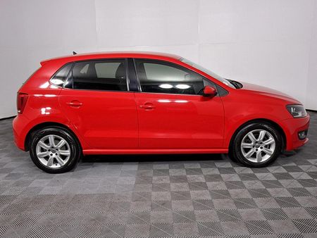 2012-Volkswagen-Polo-14-Comfortline-5-dr_17