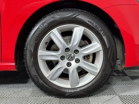 2012-Volkswagen-Polo-14-Comfortline-5-dr_5
