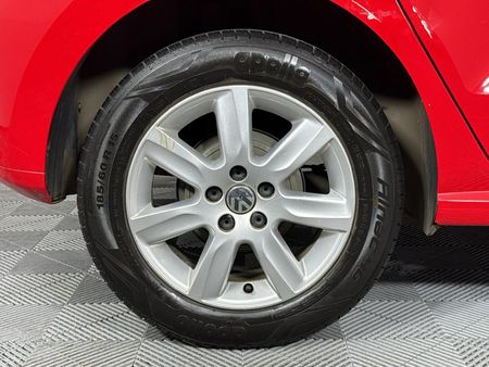 2012-Volkswagen-Polo-14-Comfortline-5-dr_7