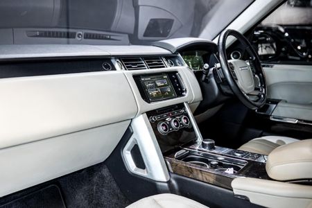 2015-Land-Rover-Range-Rover-30-TD-V6-Vogue_27