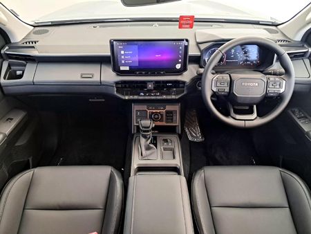2026-Toyota-Hilux-28-GD-6-RB-Raider-X-Auto-Extended-Cab_15