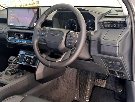 2026-Toyota-Hilux-28-GD-6-RB-Raider-X-Auto-Extended-Cab_17
