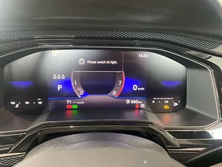 2025-Volkswagen-Polo-10-TSI-Life-Auto-DSG_15