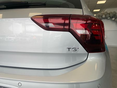 2025-Volkswagen-Polo-10-TSI-Life-Auto-DSG_23