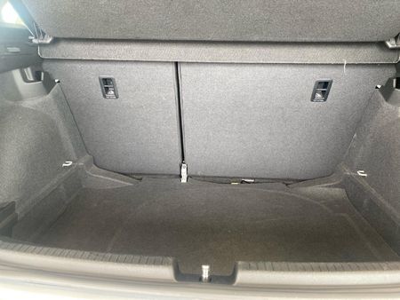 2025-Volkswagen-Polo-10-TSI-Life-Auto-DSG_24