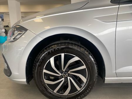 2025-Volkswagen-Polo-10-TSI-Life-Auto-DSG_6