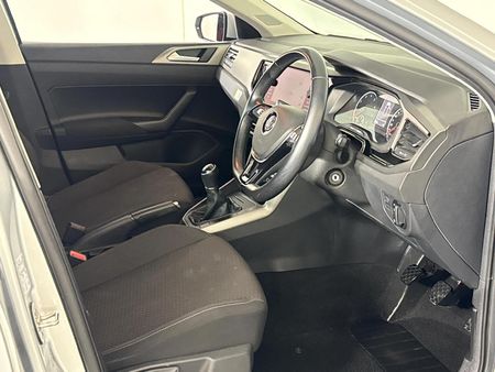 2019-Volkswagen-Polo-10-TSI-Comfortline_9