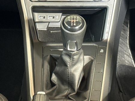 2019-Volkswagen-Polo-10-TSI-Comfortline_10