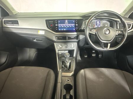 2019-Volkswagen-Polo-10-TSI-Comfortline_1
