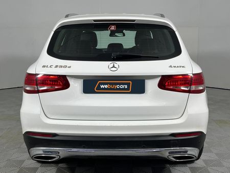2016-Mercedes-Benz-GLC-250d-Off-Road_16