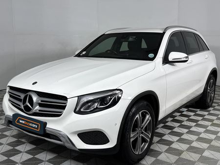 2018-Mercedes-Benz-GLC-220d_0