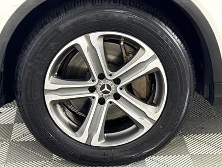 2018-Mercedes-Benz-GLC-220d_4