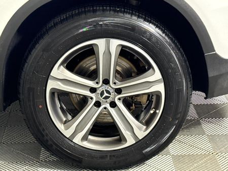 2018-Mercedes-Benz-GLC-220d_6