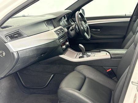 2014-BMW-5-Series-530d-M-Sport-Auto_8