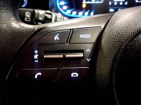 2021-Hyundai-i20-12-Motion_13