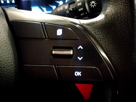 2021-Hyundai-i20-12-Motion_15