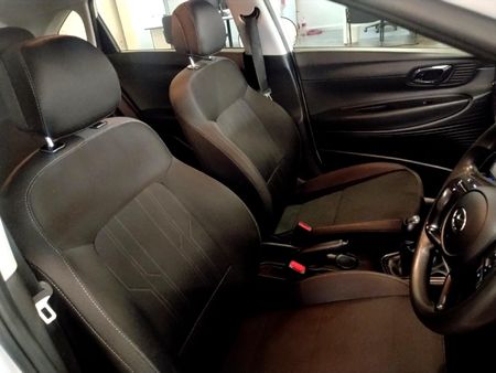 2021-Hyundai-i20-12-Motion_16