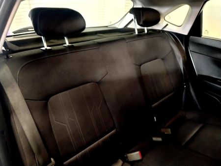 2021-Hyundai-i20-12-Motion_22