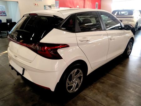 2021-Hyundai-i20-12-Motion_4