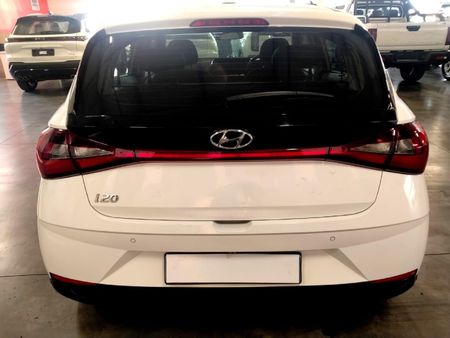 2021-Hyundai-i20-12-Motion_6