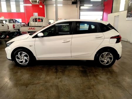 2021-Hyundai-i20-12-Motion_8