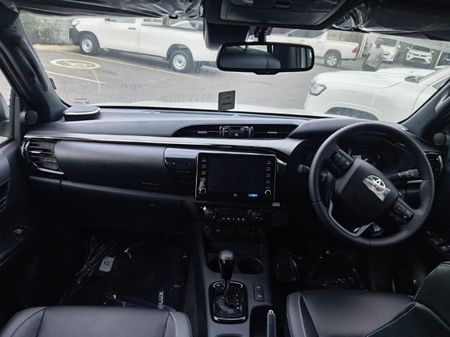 2026-Toyota-Hilux-28-GD-6-RB-Legend-RS-Auto-Double-Cab-mHev_2