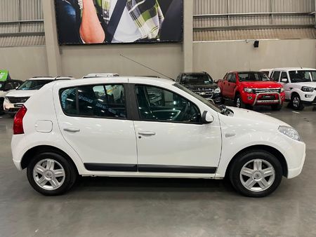 2012-Renault-Sandero-16-Dynamique_1
