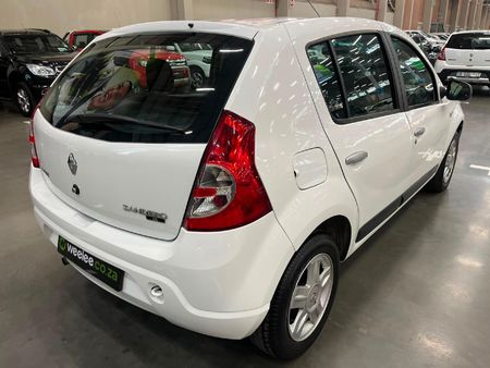 2012-Renault-Sandero-16-Dynamique_2