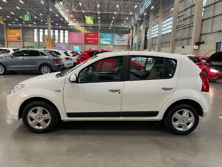 2012-Renault-Sandero-16-Dynamique_5